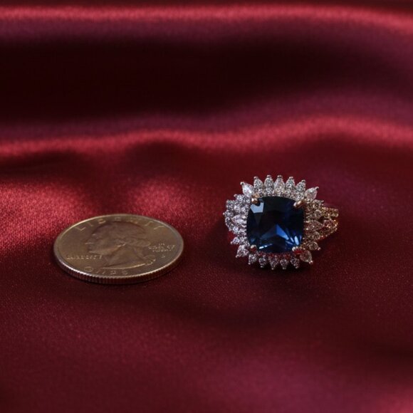 Silver Tone Blue Tanzanite Halo Cocktail Statement Fashion Ring Size 7 NWOT - Picture 4 of 6